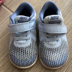 Nike Revolution Sneakers - size 6c toddler